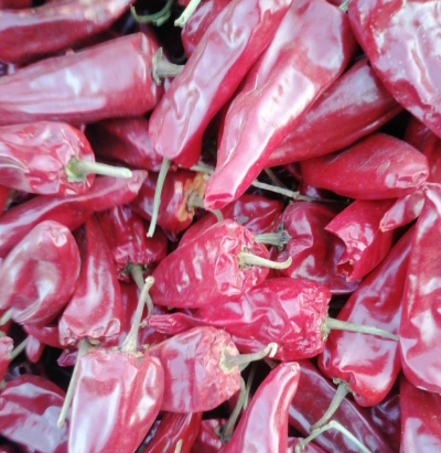 内蒙北京红干辣椒，花皮大量上市
好货5.3元/斤
通货4.8元/斤
落地椒3.3